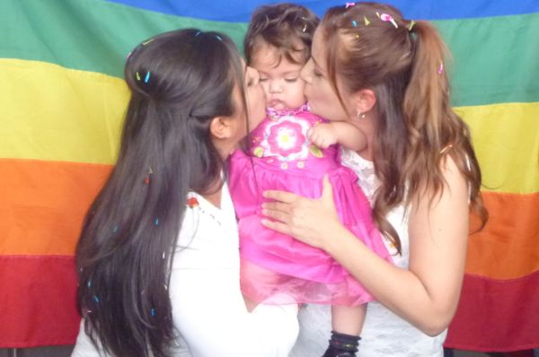 The married couple will now continue to fight for the right to register Sandoval as parent to de la O’s daughter Sabina. P1030324a