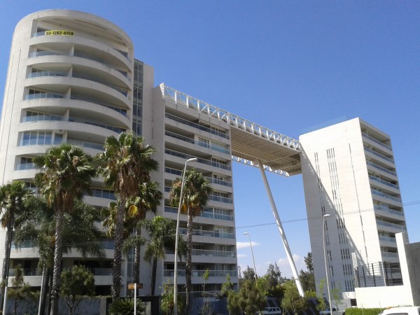 The luxury Zotogrande residential complex was linked to veteran kingpin Rafael Caro Quintero.